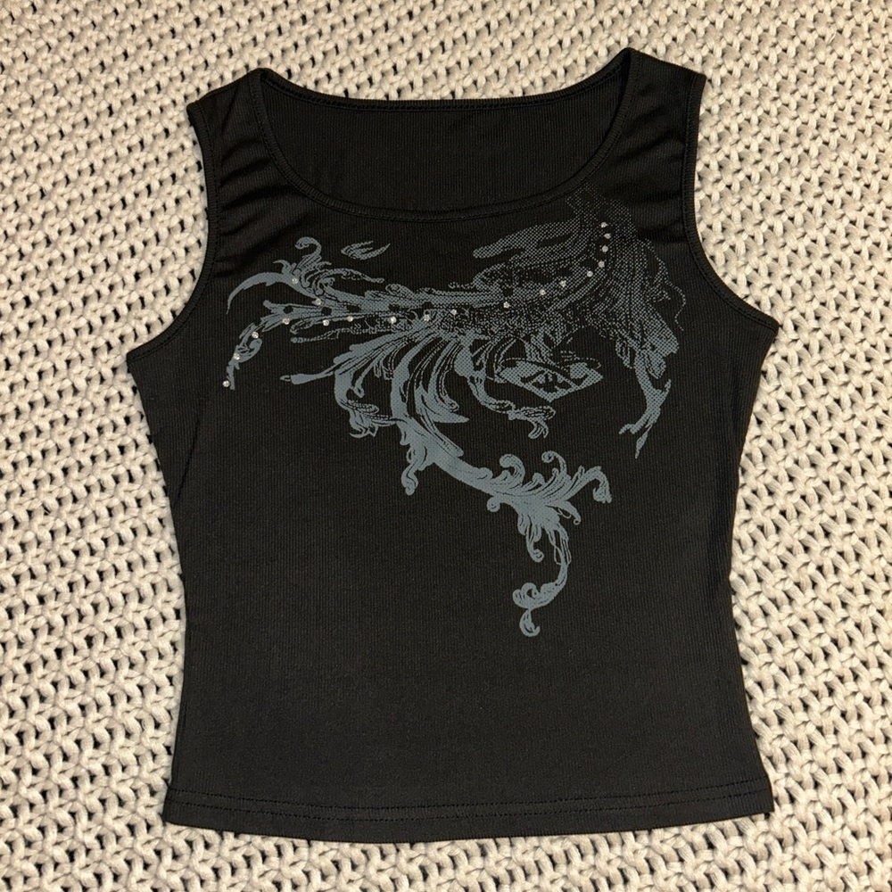 Bedazzled grey and black cropped tee - Picture 1 of 3